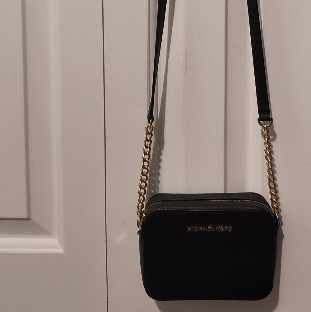 Michael Kors Black Crossbody Bag with Gold Chain - Picture 5 of 7
